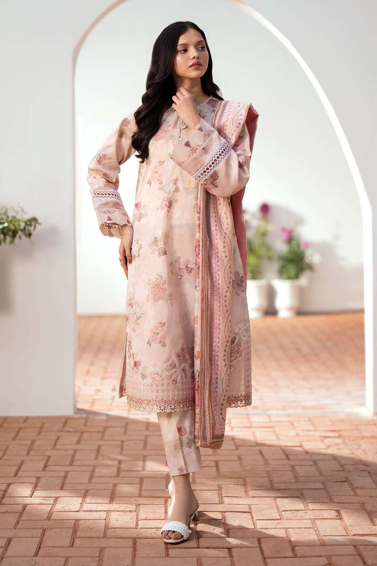 EMBROIDERED LAWN UF-527