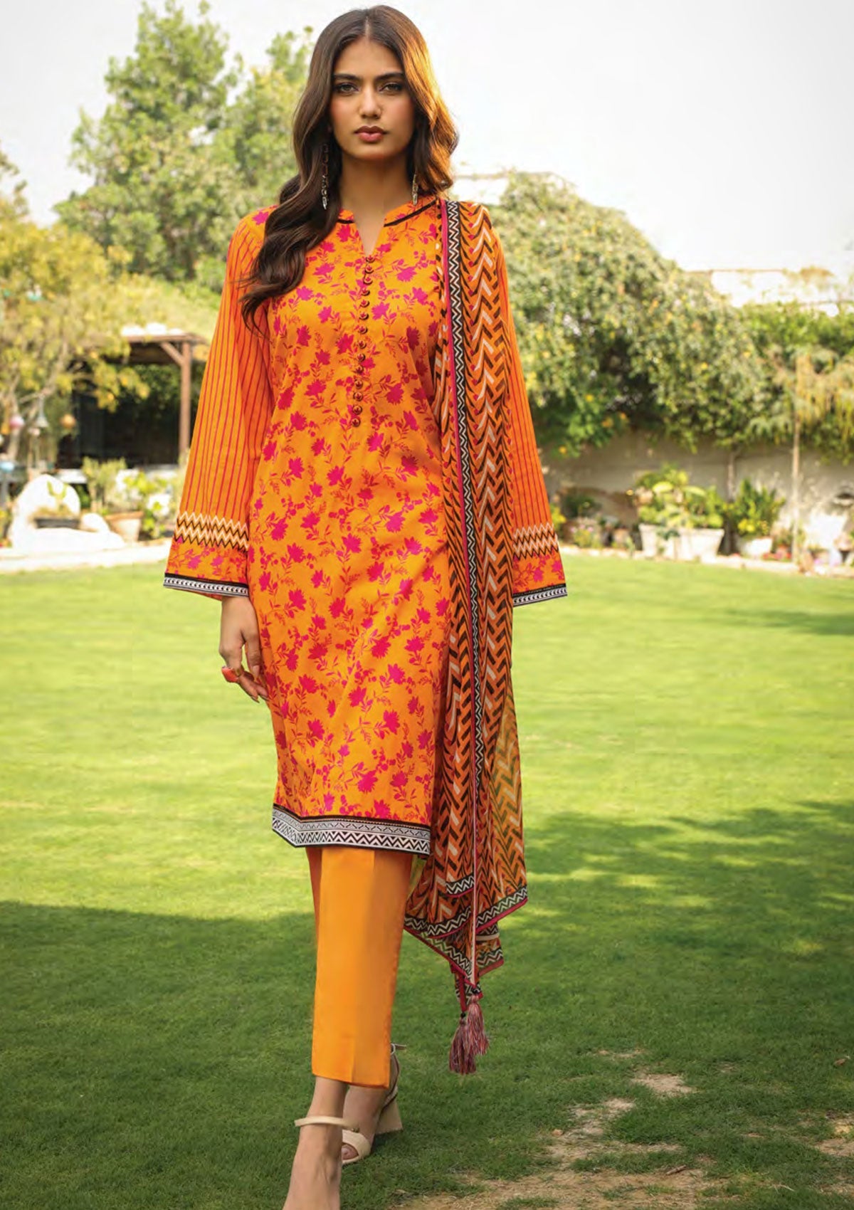 Lawn Collection - Lakhany - Komal Prints - LG-SR-0147-A