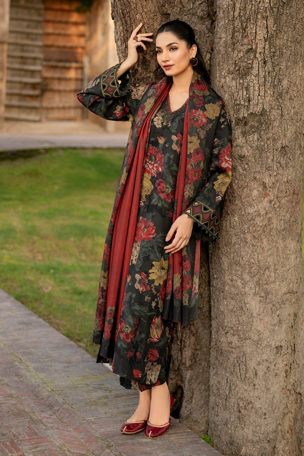 EMBROIDERED VISCOSE UF-724