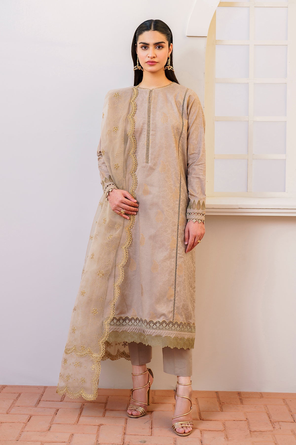 EMBROIDERED JACQUARD LAWN UF-642