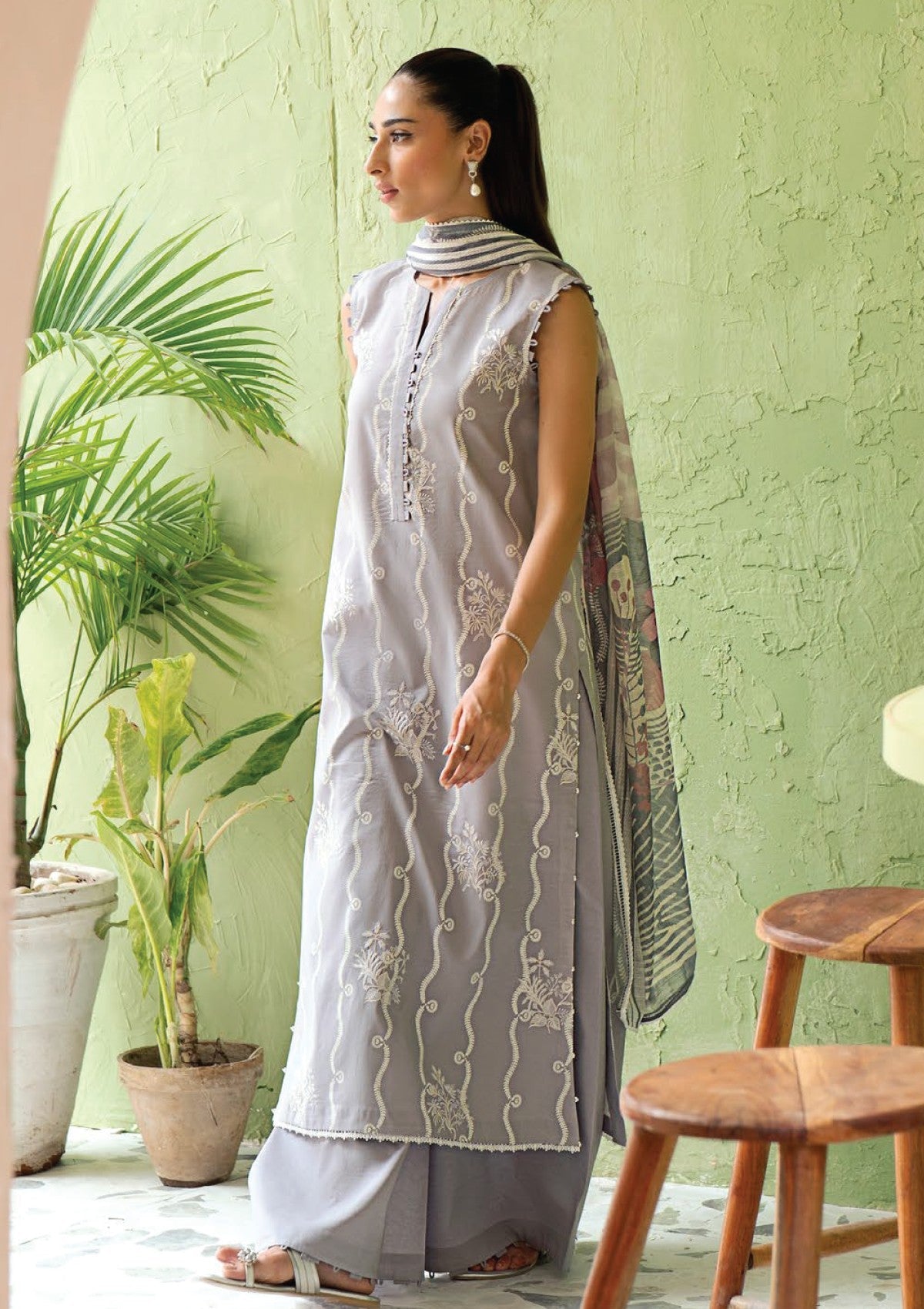 Lawn - Seran - Artisan Unstitched 25 - D-06 - GRIS